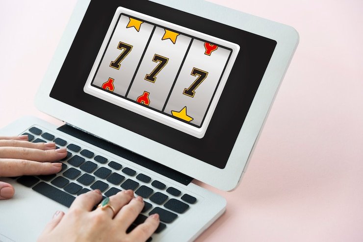 Pengguna menikmati akses platform hiburan sports dan casino melalui perangkat mobile